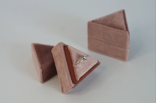 Mauve Triangle Velvet Ring Box